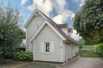 Ruim vakantiehuis met sauna nabij strand