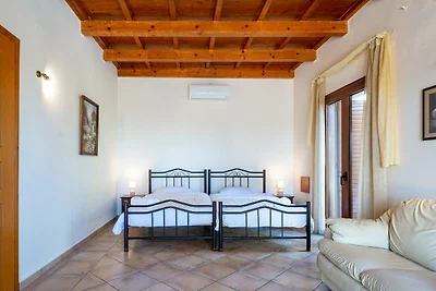 Villa ad Agia Triada con vista sulle montagne