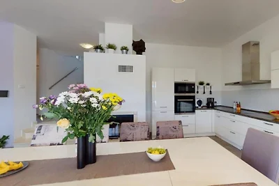 Adriatic Pearl - FourBedroom Villa with heate...