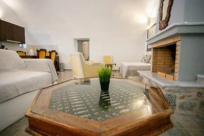 Villa in Triantafillia