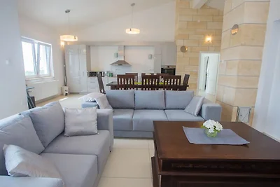 III in Villa Sunce