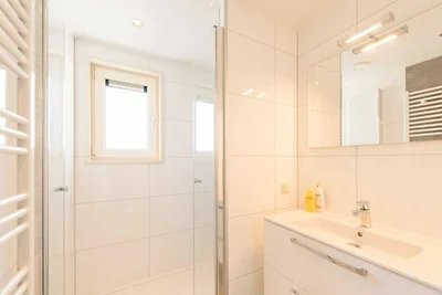 Bel lodge con due bagni, in un parco vacanze ...