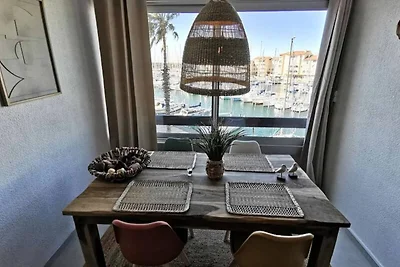 Apartment in der Nähe des Yachthafens mit Zug...