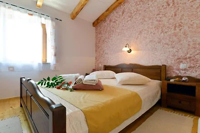 Authentic Istrian Rooms for Unforgettable Sta...