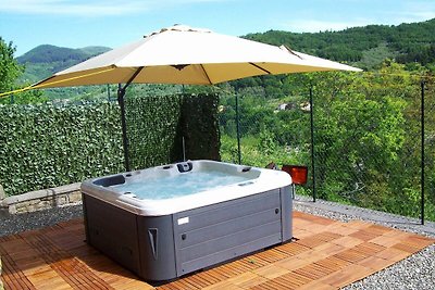 Appartamento con terrazza privata e piscina