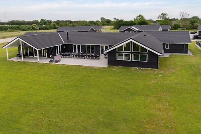 Luxe villa met zwembad in Grena