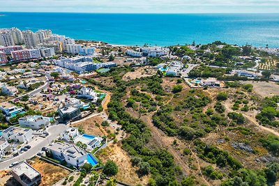 Villa ad Armacao de Pera con giardino