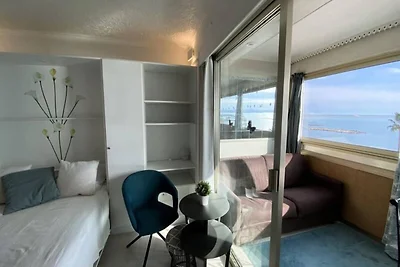 Mooie studio met uitzicht op zee