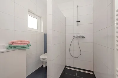 Villa confortevole con doccia solare