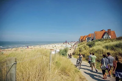 Penthouse in De Haan met Uitzicht op Zee