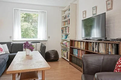 12 persone case ad Aakirkeby