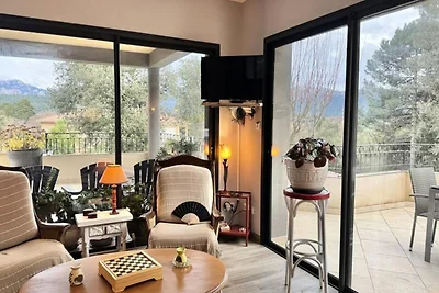 Casa a Cucuruzzu con vista sulle montagne