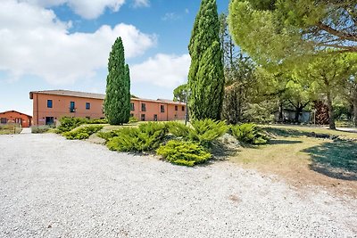 Allettante casa vacanze con piscina