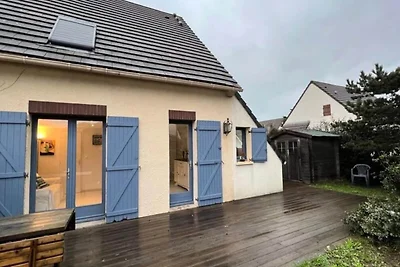 Hütte in Dünen mit Wanderwegen