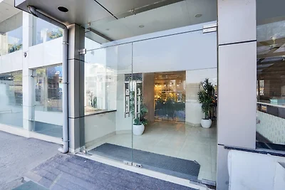 Super Townhouse Oak Silver City Chowk