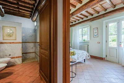 Bauernhaus in der Toskana mit Weinberg