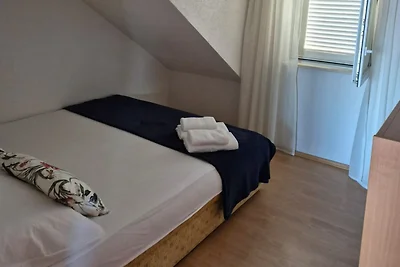 Villa Stella - Two Bedroom Apartment with Bal...