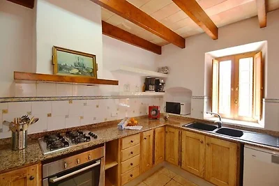 Huis in Mallorcaanse stijl met zwembad
