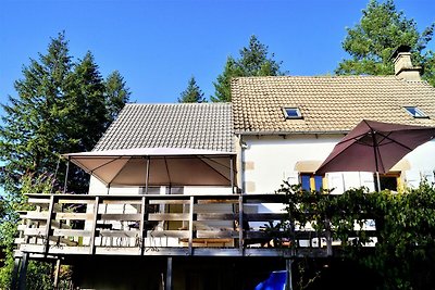Dom wakacyjny w Corrèze z ogrodem