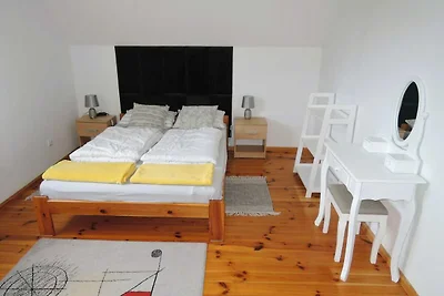 Ferienhaus in Dargobadz mit umzהuntem Garten