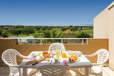 Apartamento junto al campo de golf con...