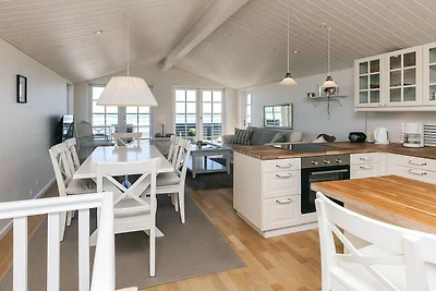 Strandschonheit in Hasmark -- By Traum...