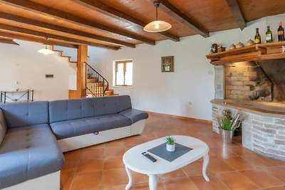 Vakantiehuis in Pićan met zwembad