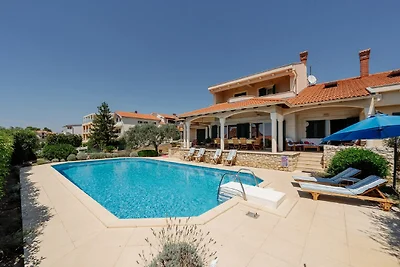 Villa Clara con piscina a Kozino vicino al...
