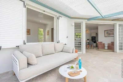 Chique villa met zwembad en strandtoegang