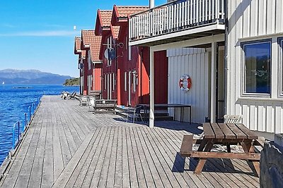 8 personas casa en Sjernarøy