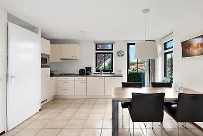 Ferienhaus in Schoorl mit Terrasse