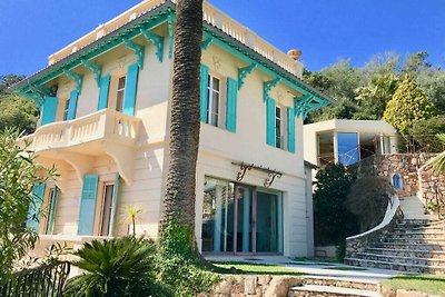 Villa in Toplage mit Aussicht