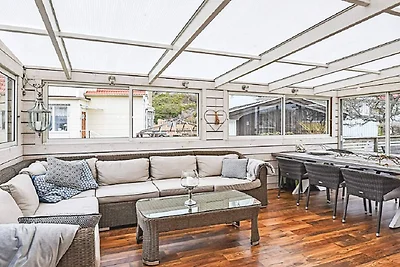 Villa in der Stadt in der Nähe von Meer und...