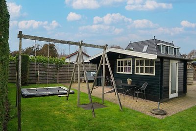 Malerisches Sommerferienhaus in Egmond-Binnen