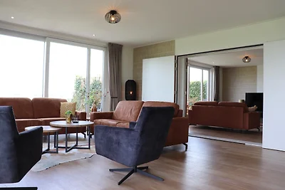 Elegante villa frisia con jardín