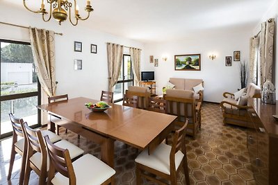 Geräumiges Ferienhaus in Vilamoura mit privat...