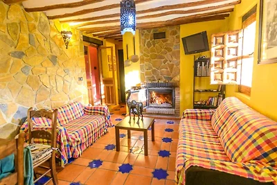Bauernhaus am Fluss in Algarinejo