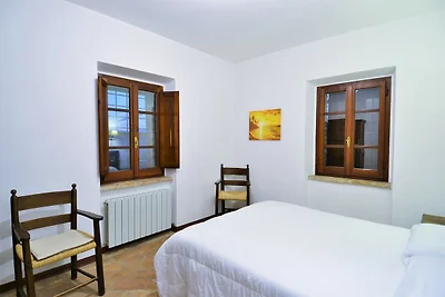Wohnung in Mantignana mit Terrasse