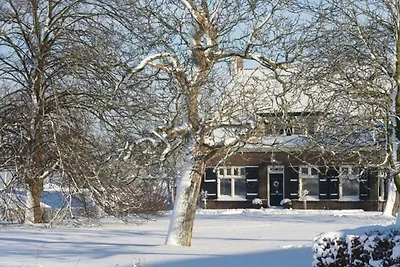 Gerהumiges Bauernhaus in IJzendijke mit...