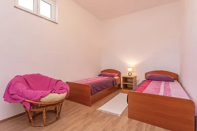 Apartment mit Pool und 2 Zimmern