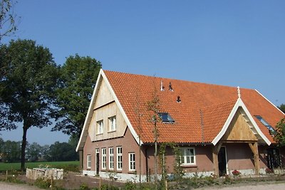 Luxus-Bauernhaus in der Nähe des Waldes in...