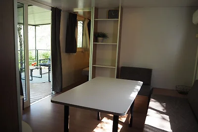 Toskanisches Mobilheim mit Veranda