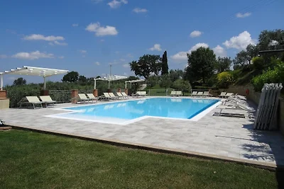 Wohnung in Volterra mit Garten
