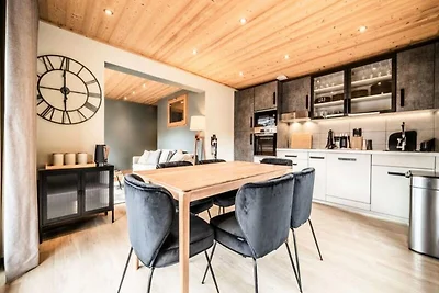 Apartment in Morzine mit Blick auf das Dorf