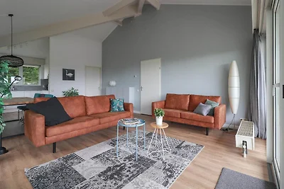 Luxuriöse Villa mit 3 Schlafzimmern am Wasser