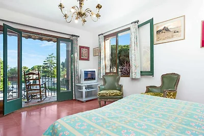 Villa mit 4 Schlafzimmern für 7 Personen