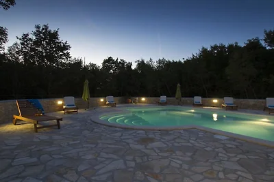 Villa in Koromacno mit Balkon
