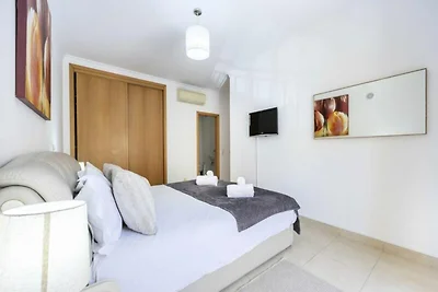 Wohnung in Lagos mit Pools und Fitnessstudio