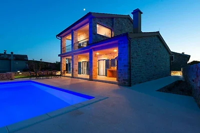 Villa in Vinjerac mit Schwimmbecken
