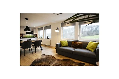 Q-Stall, Apartment 03